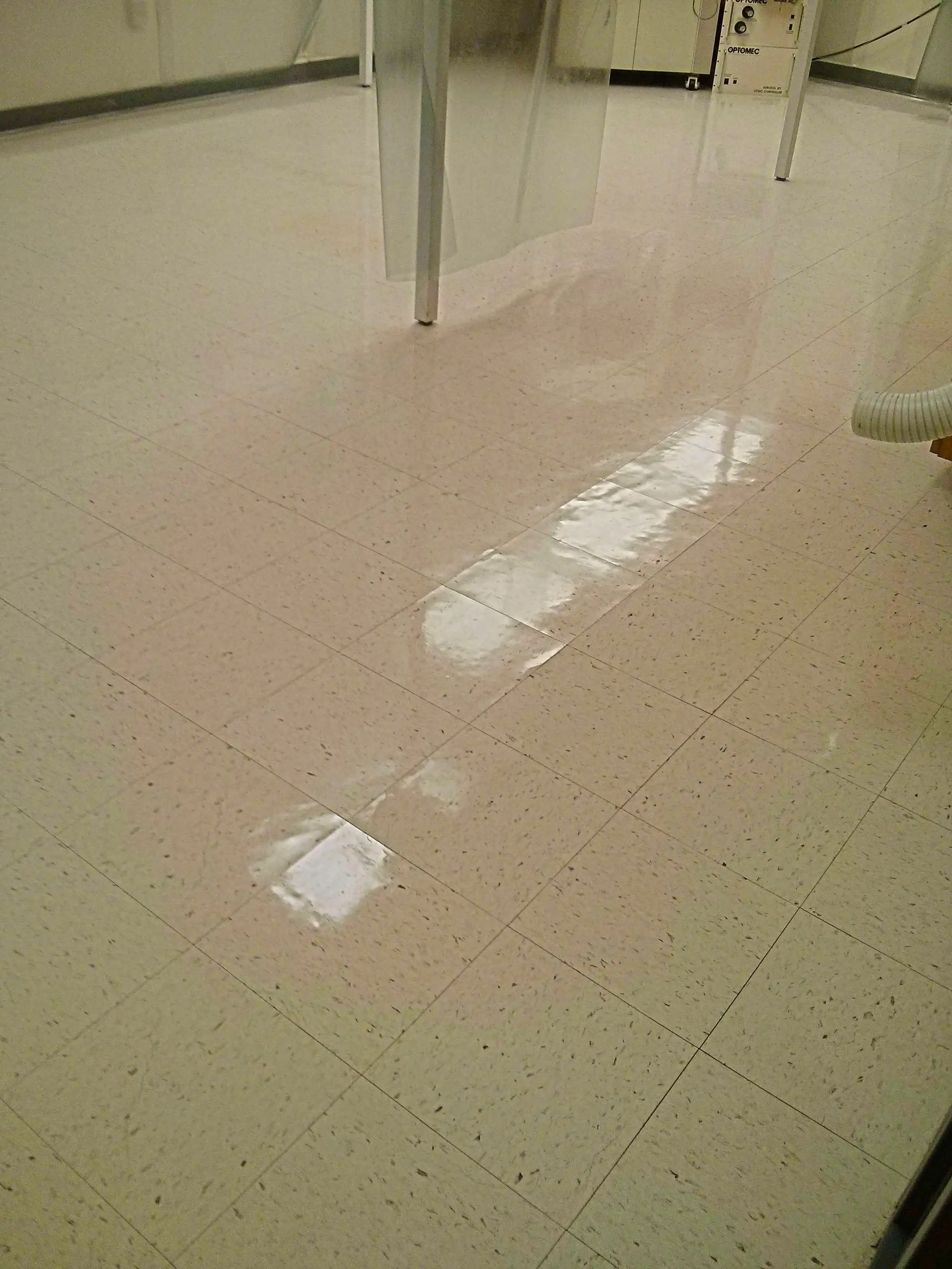 vct-floor-coatings-services-in-minneapolis-medical-manufacturing-facility